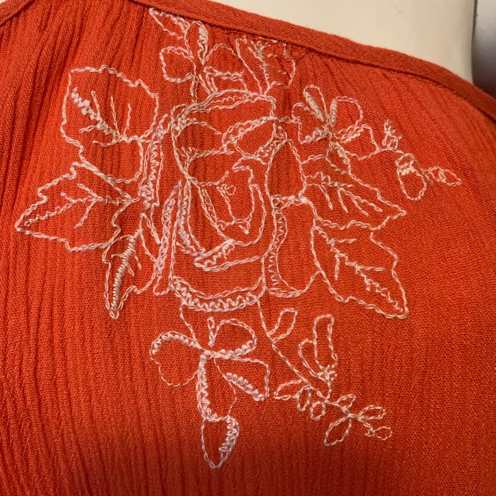 Beautiful brand-New size small,off the shoulders top. - Picture 3 of 11